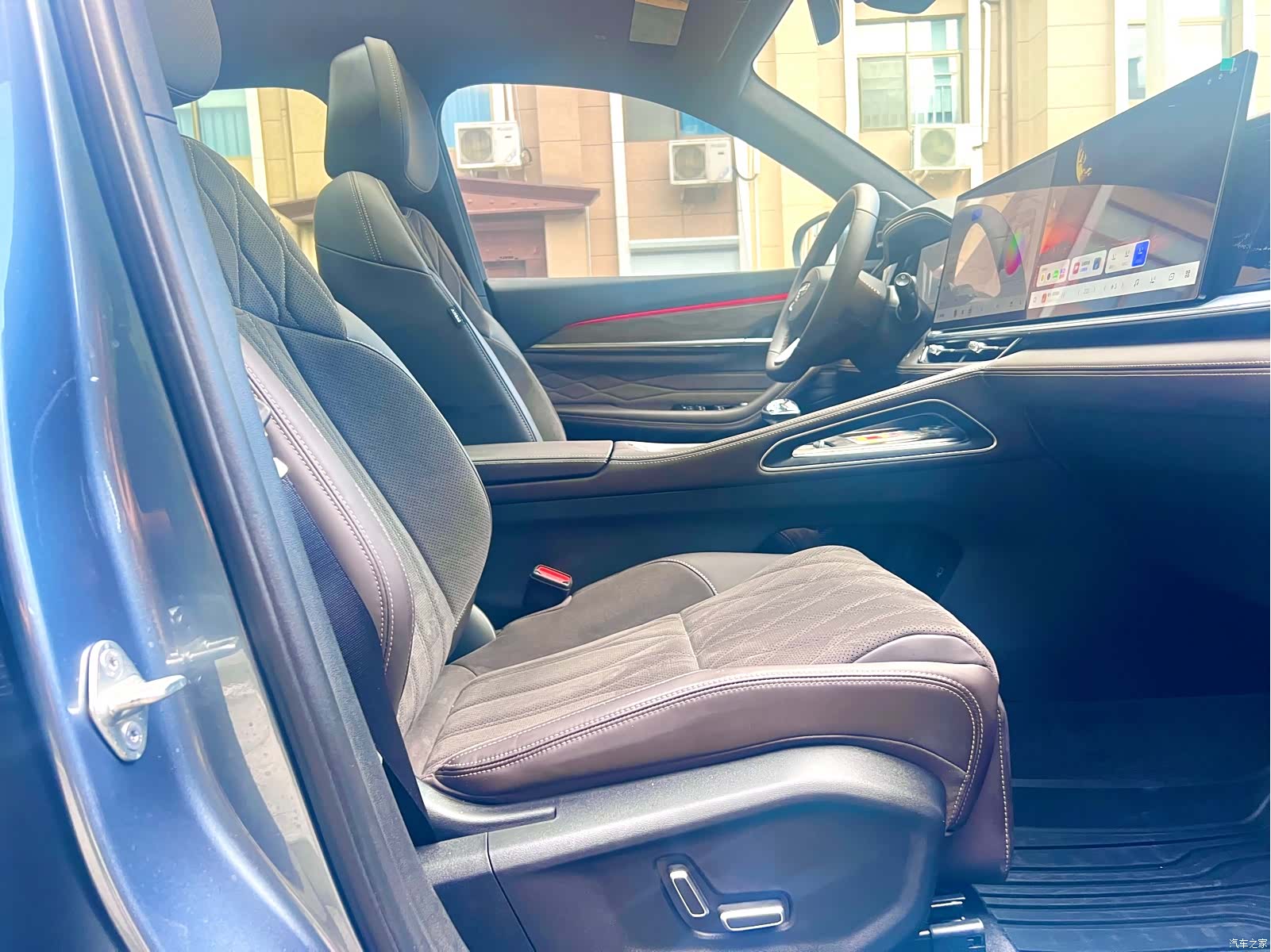 Geely Xingyue L, 2026 15