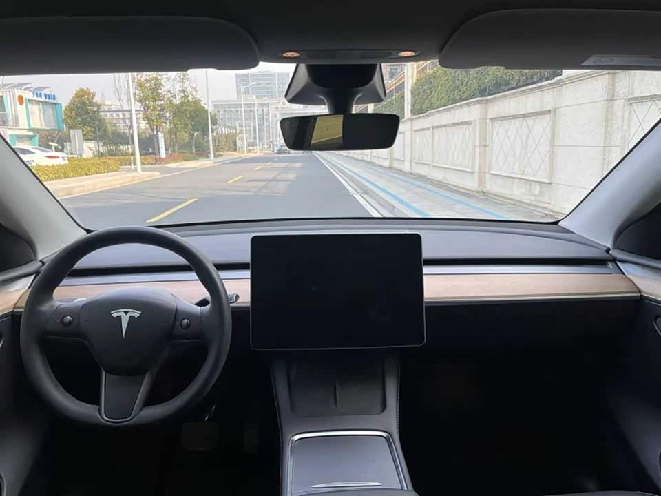 Tesla Model Y Tesla Model Y