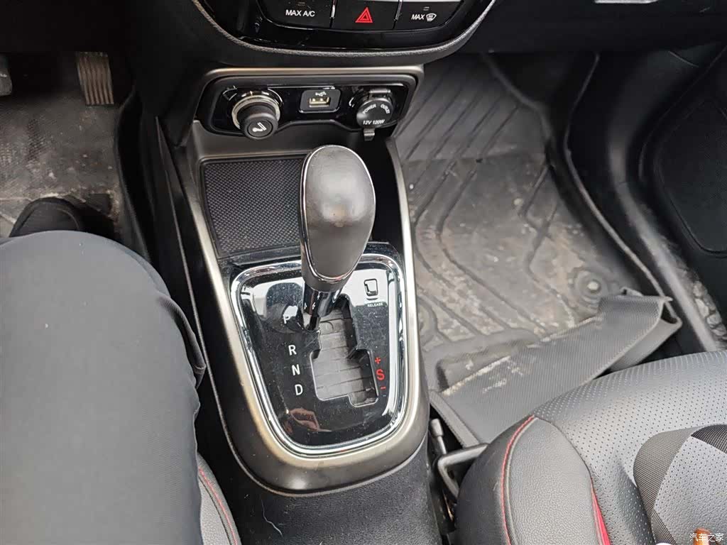 Changan CS15, 2016 10