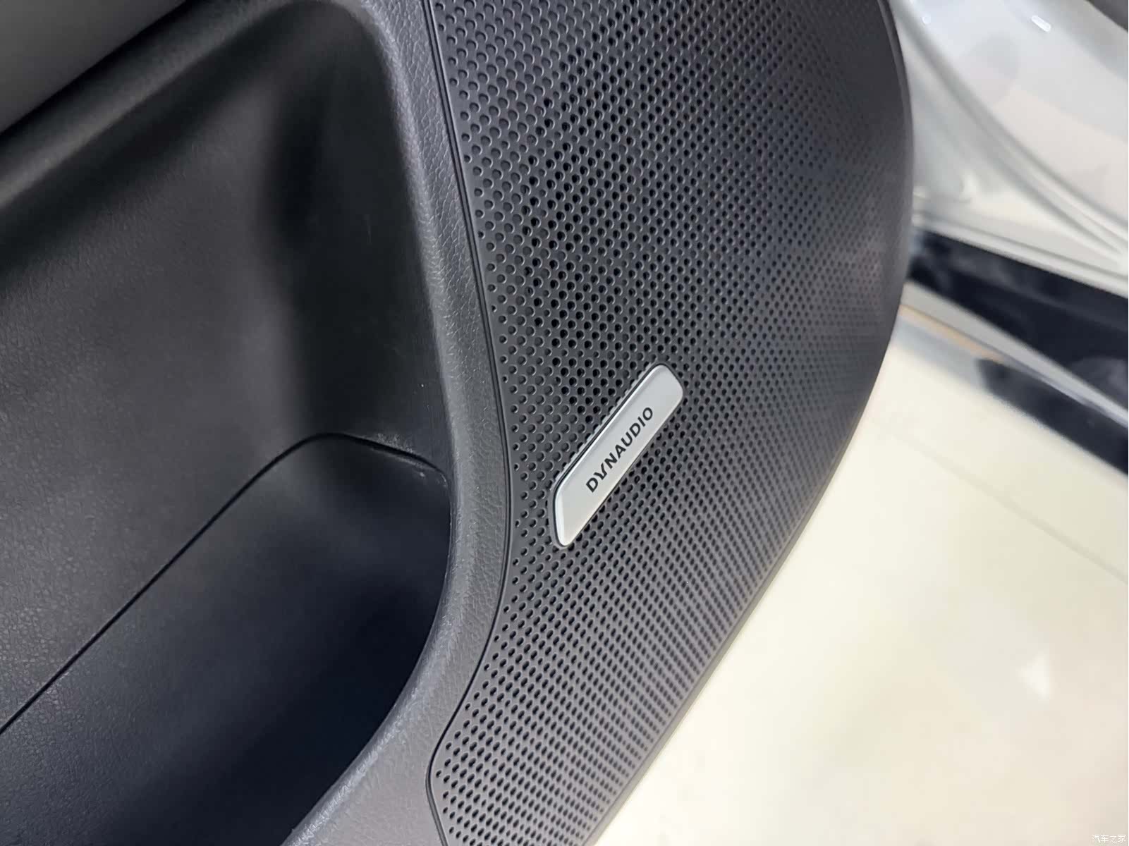 Xpeng P7, 2022 9