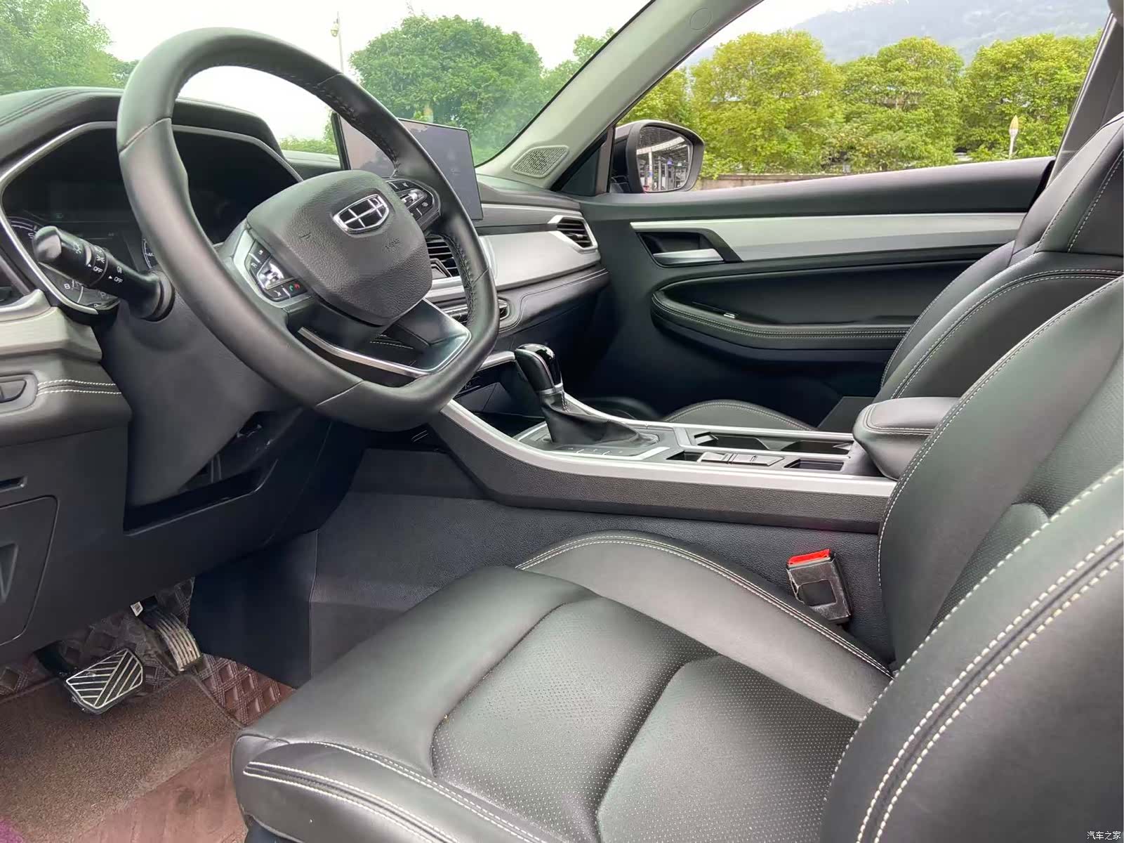 Geely X6, 2020 4