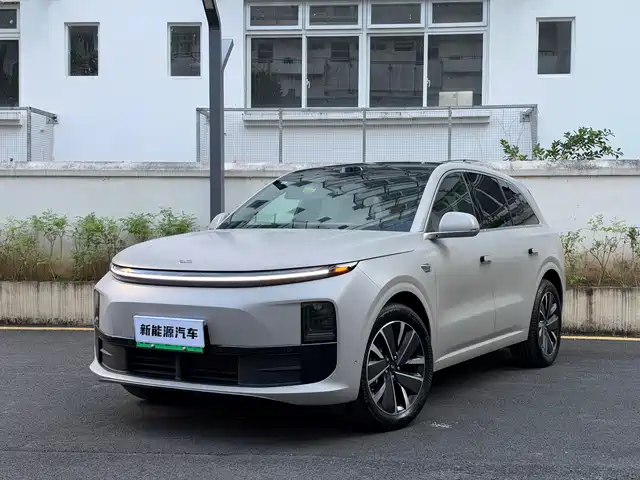 Li Auto L6 2025 — купить из Китая под заказ