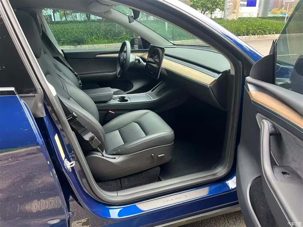Tesla Model Y, 2022 12