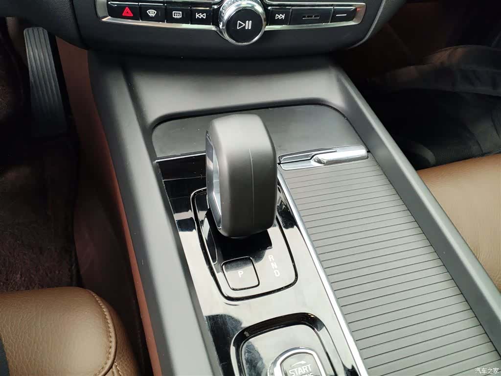 Volvo XC60, 2022 14