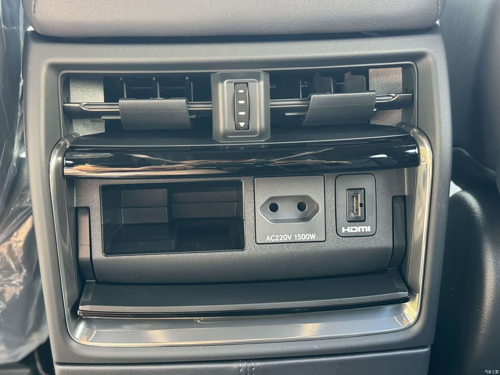 Toyota Alphard, 2025 17