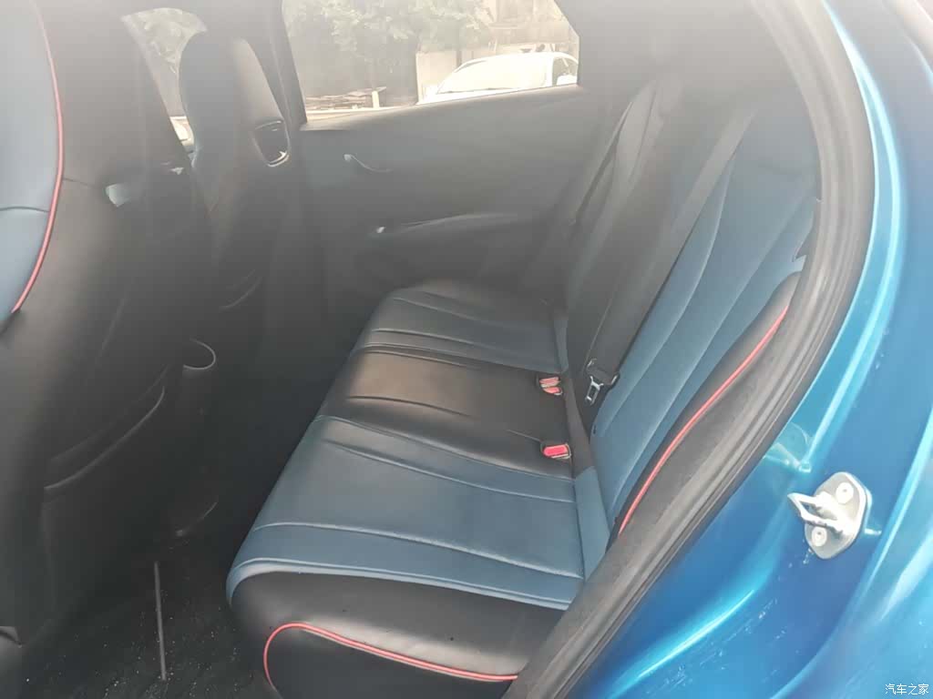 BYD Dolphin, 2022 17