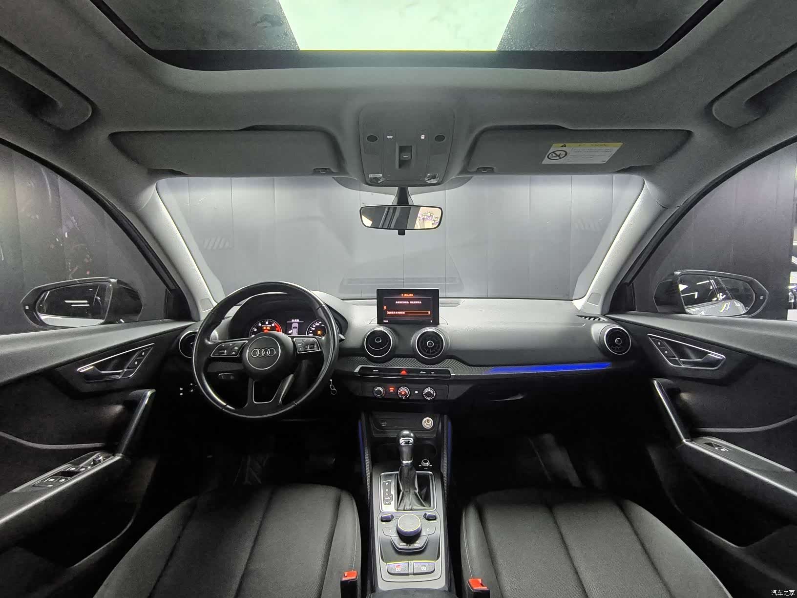 Audi Q2L, 2019 8