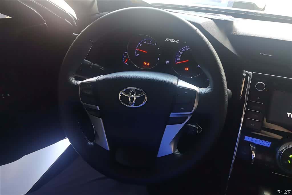 Toyota 2.5V, 2016 15