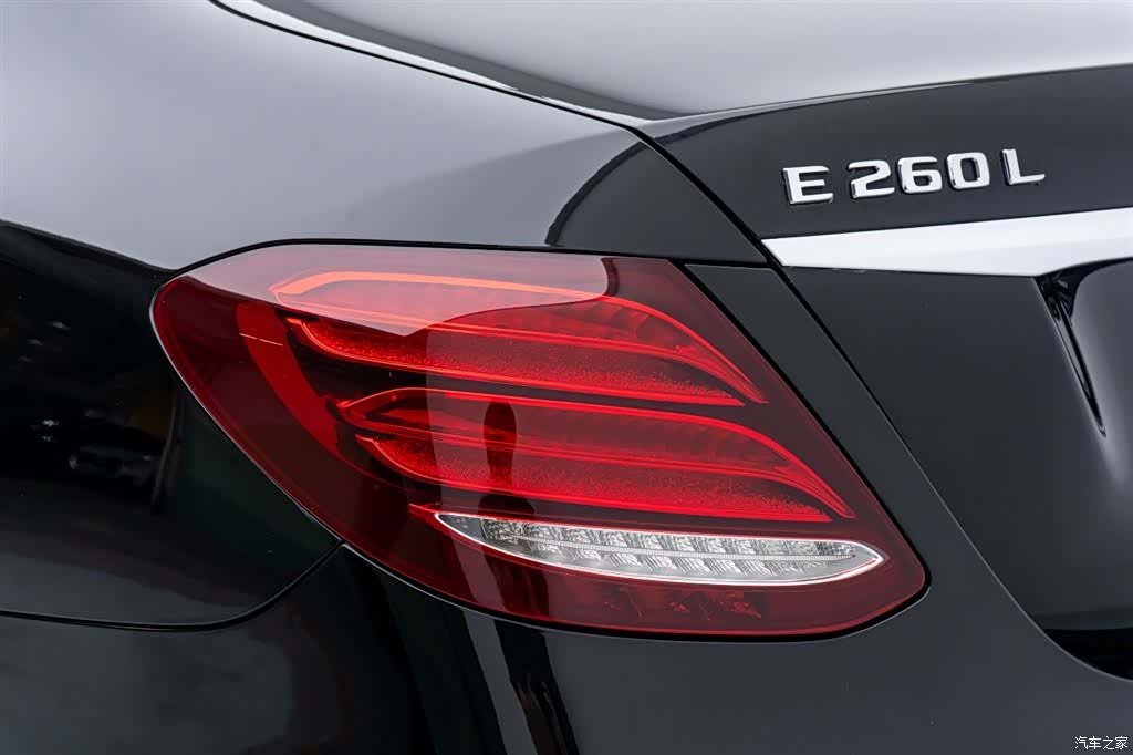 Mercedes-Benz E-Class, 2019 11