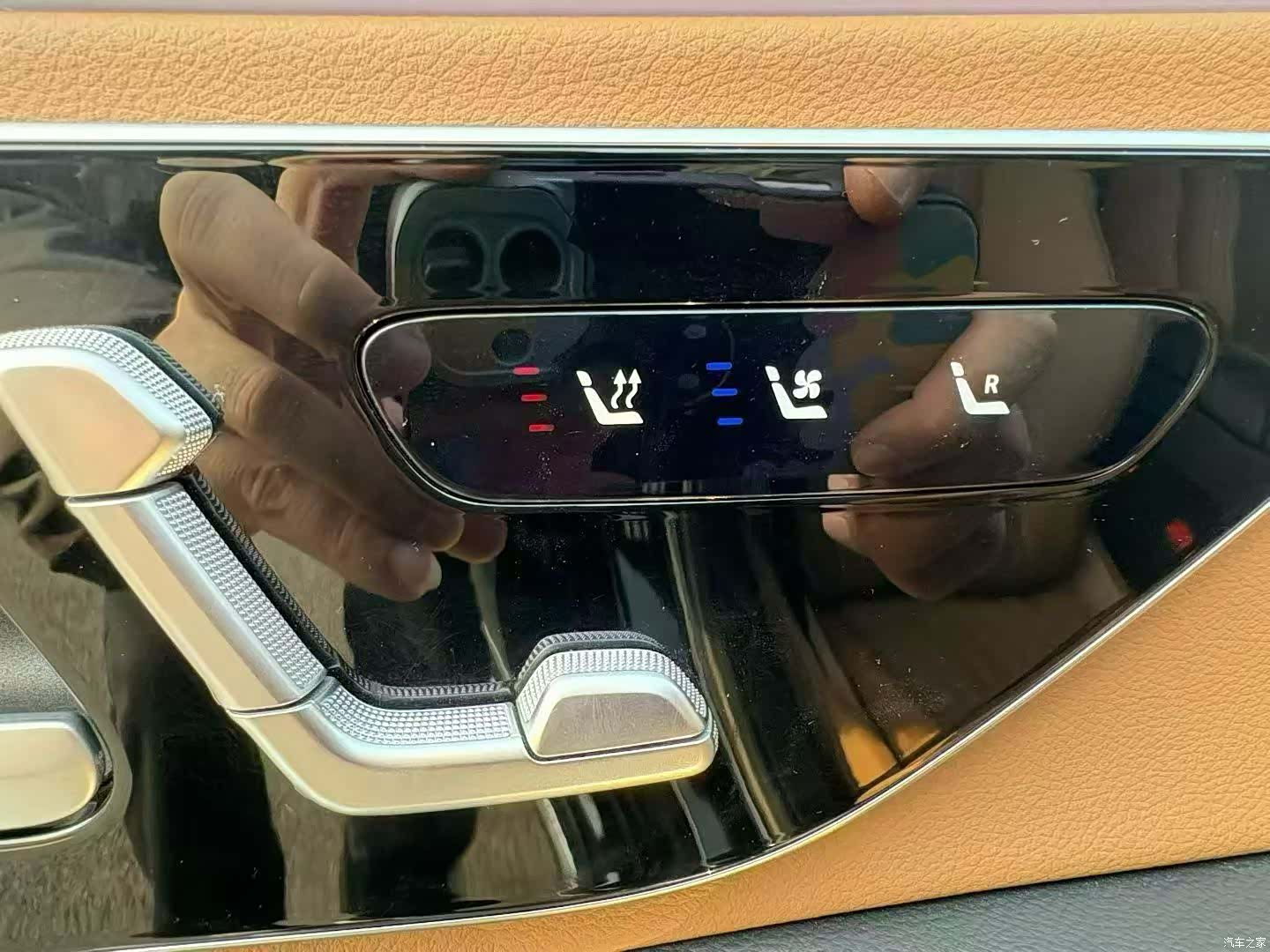 Mercedes-Benz E-Class, 2024 8