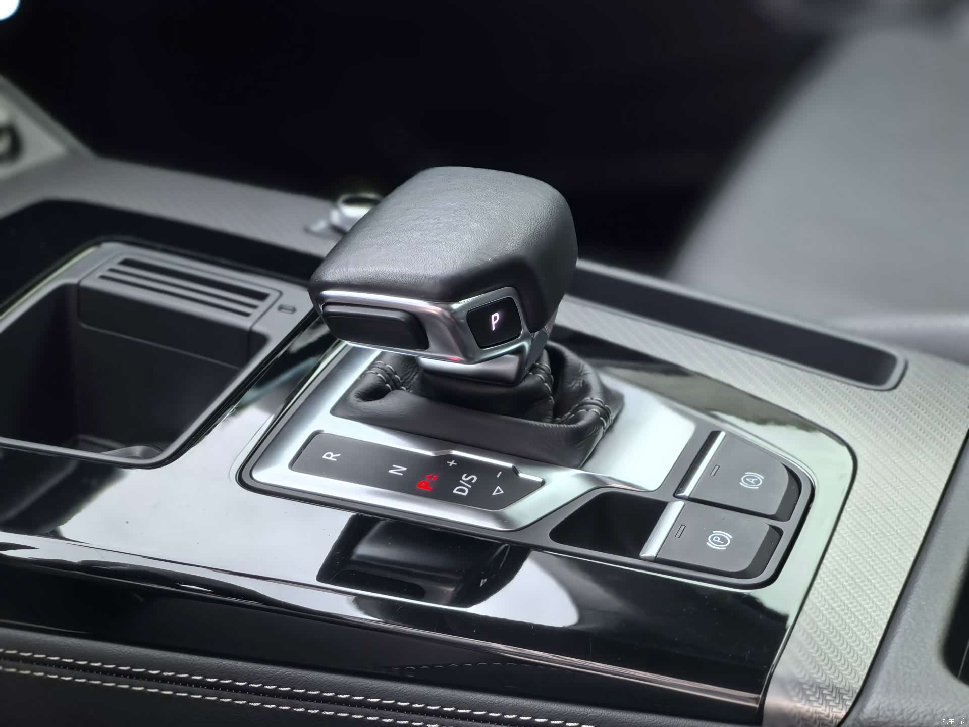 Audi Q5L, 2022 все фото