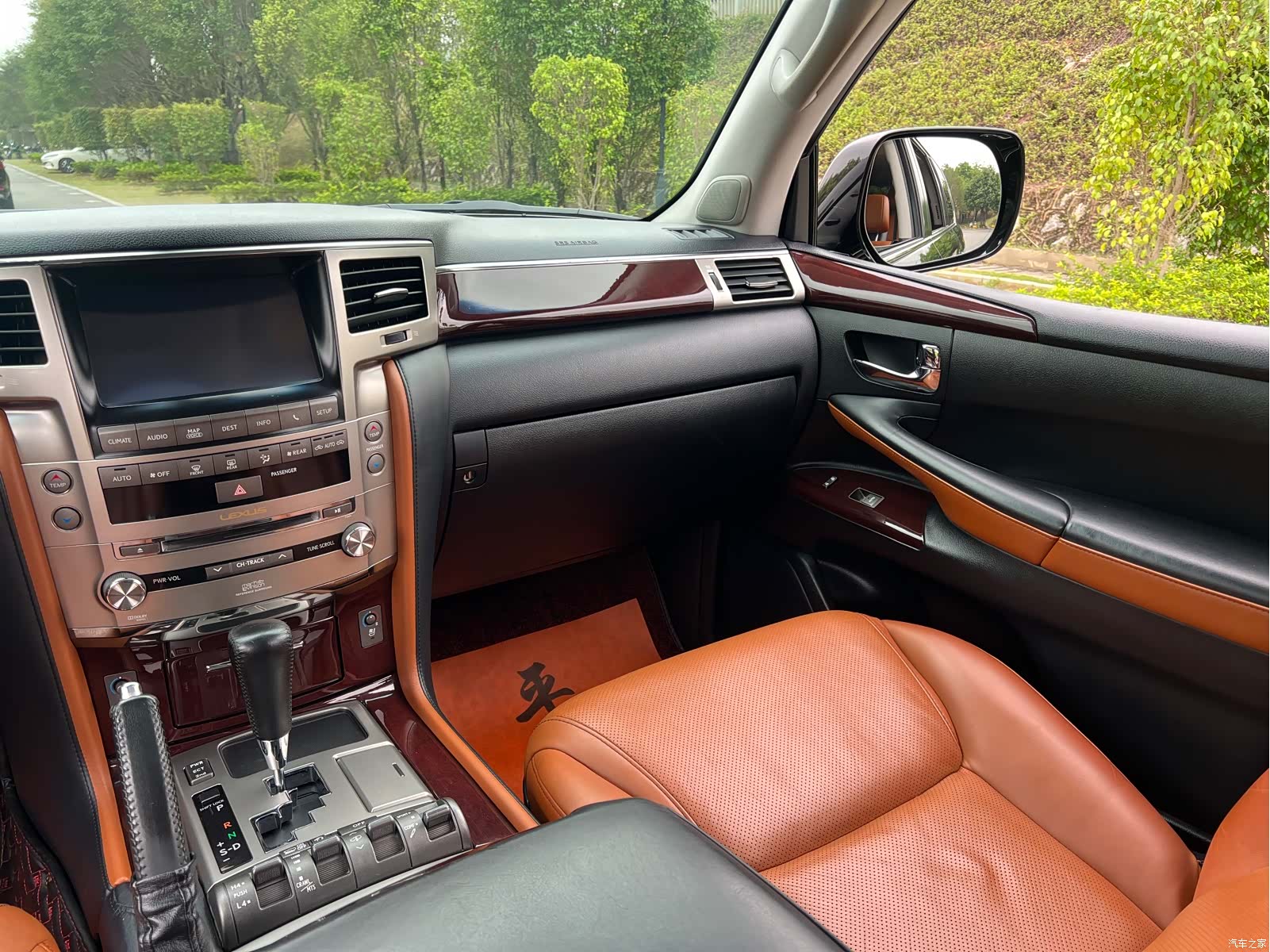 Lexus LX, 2013 18