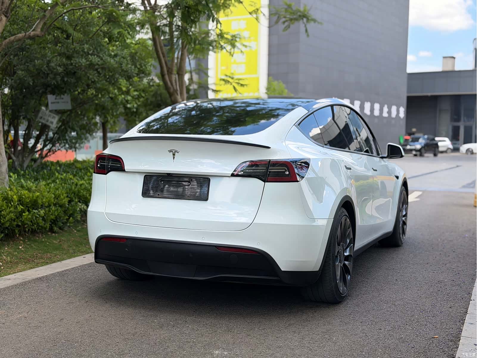 Tesla Model Y, 2022 4