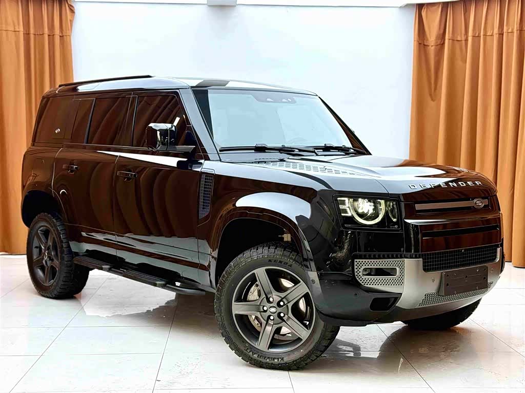 Land Rover Defender, 2024 3
