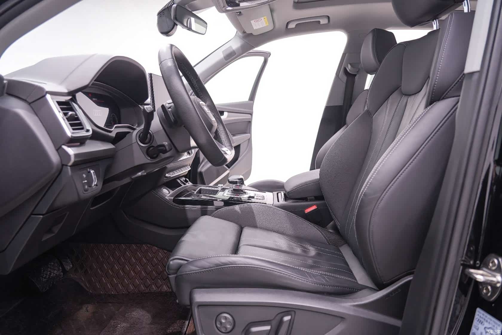Audi Q5L, 2021 24