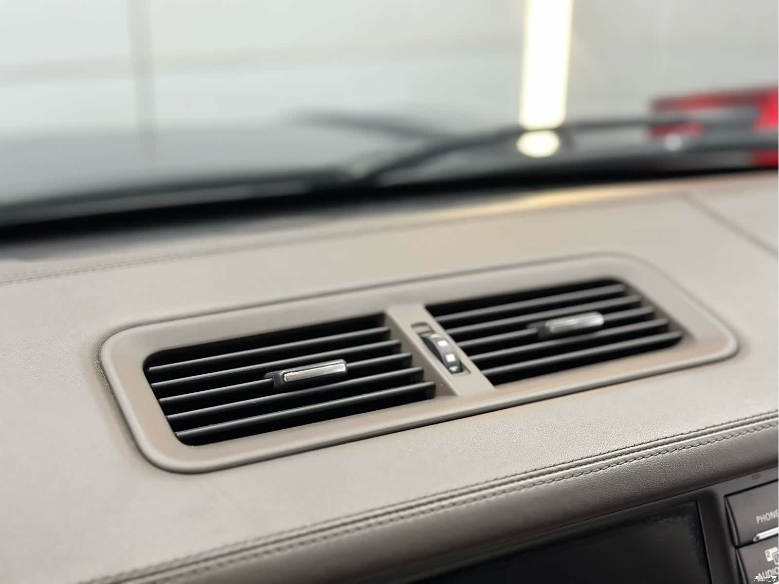 Land Rover Range Rover, 2011 14