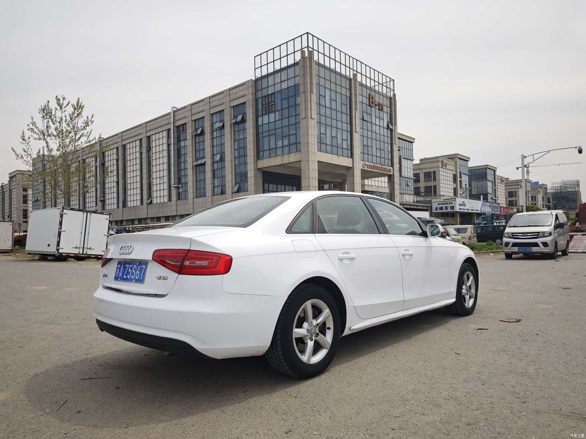 Audi A4L, 2012 16
