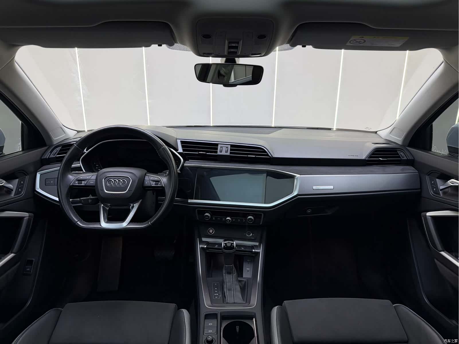 Audi Q3, 2022 все фото