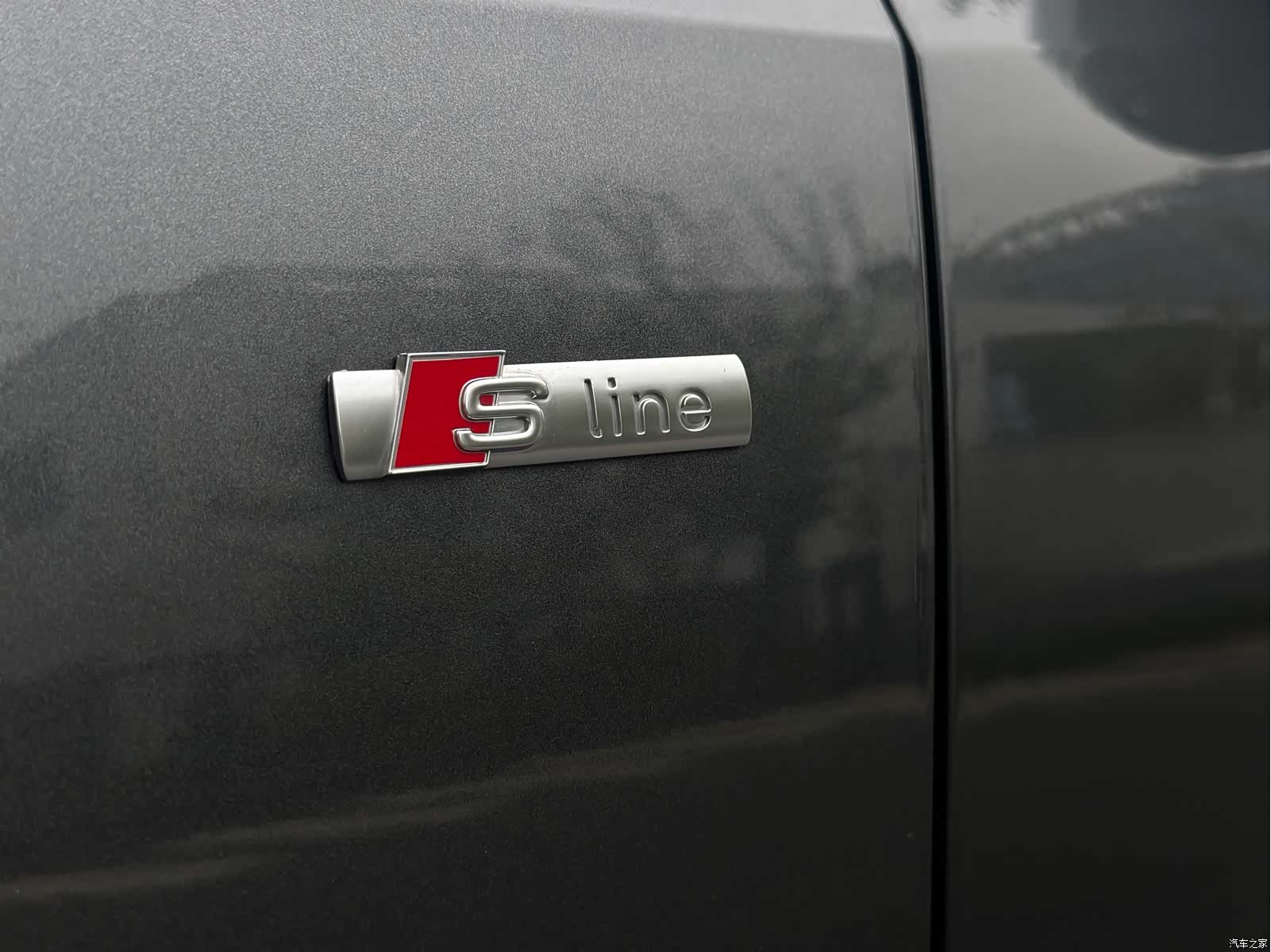 Audi A4L, 2022 все фото