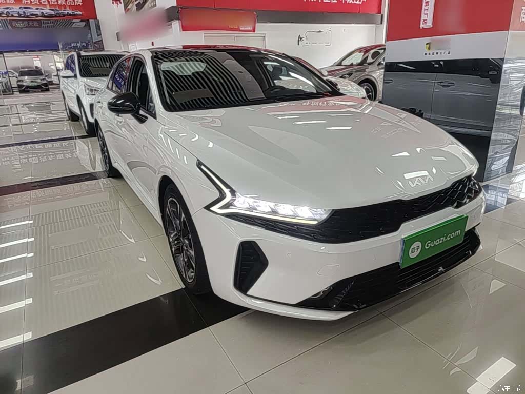 Kia K5, 2022 4