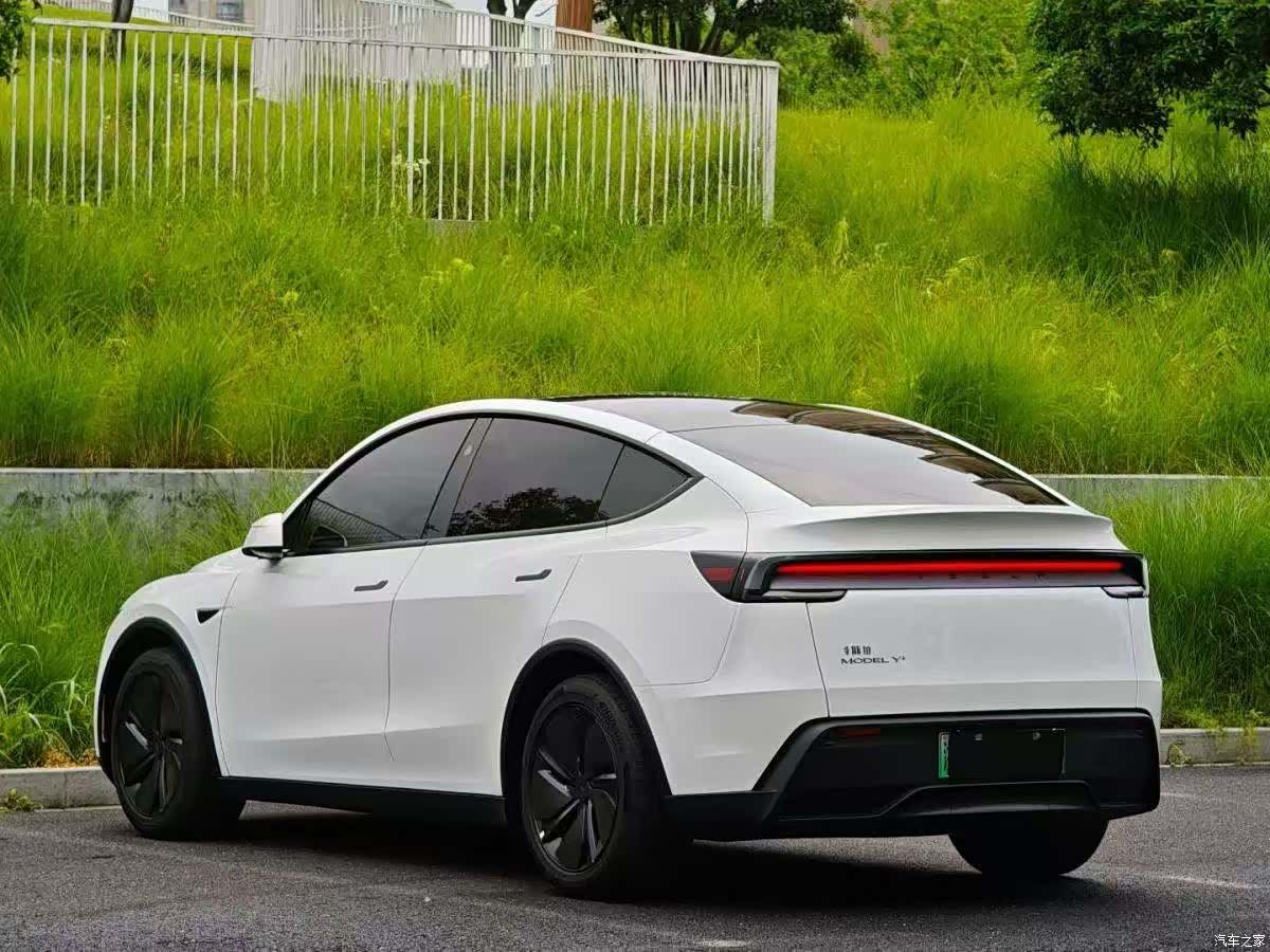 Tesla Model Y, 2026 7