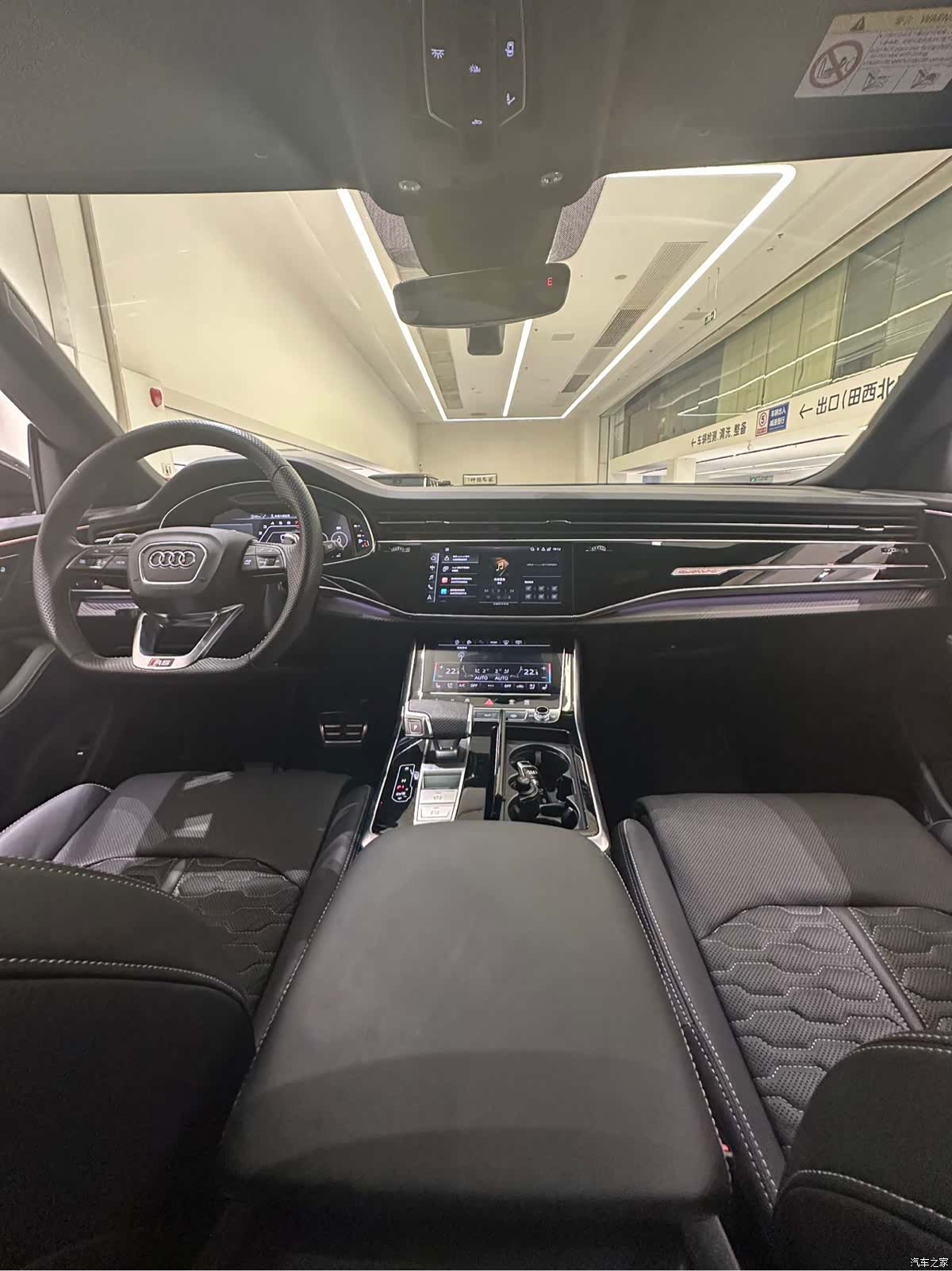 Audi Q8, 2021 все фото