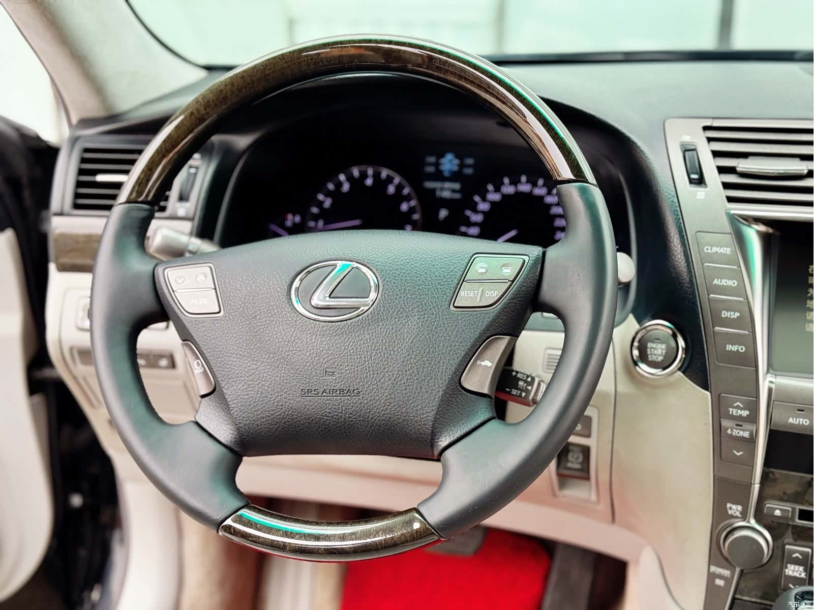 Lexus LS, 2009 14