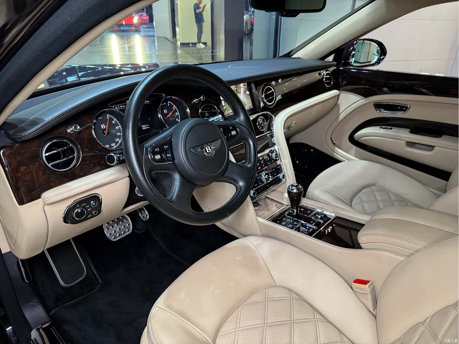 Bentley Mulsanne, 2014 8