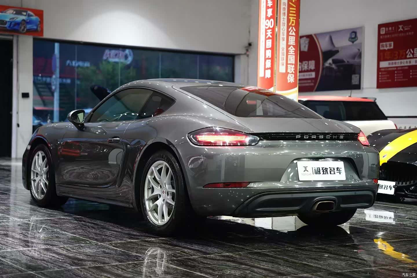 Porsche Cayman, 2018 все фото