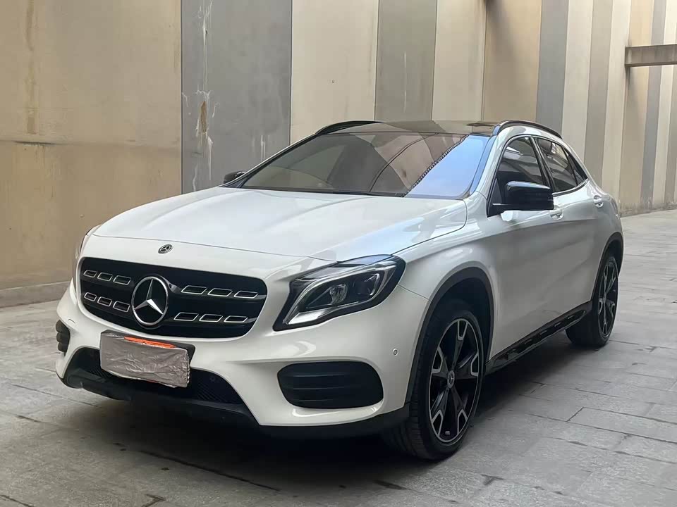 Mercedes-Benz GLA Mercedes-Benz GLA
