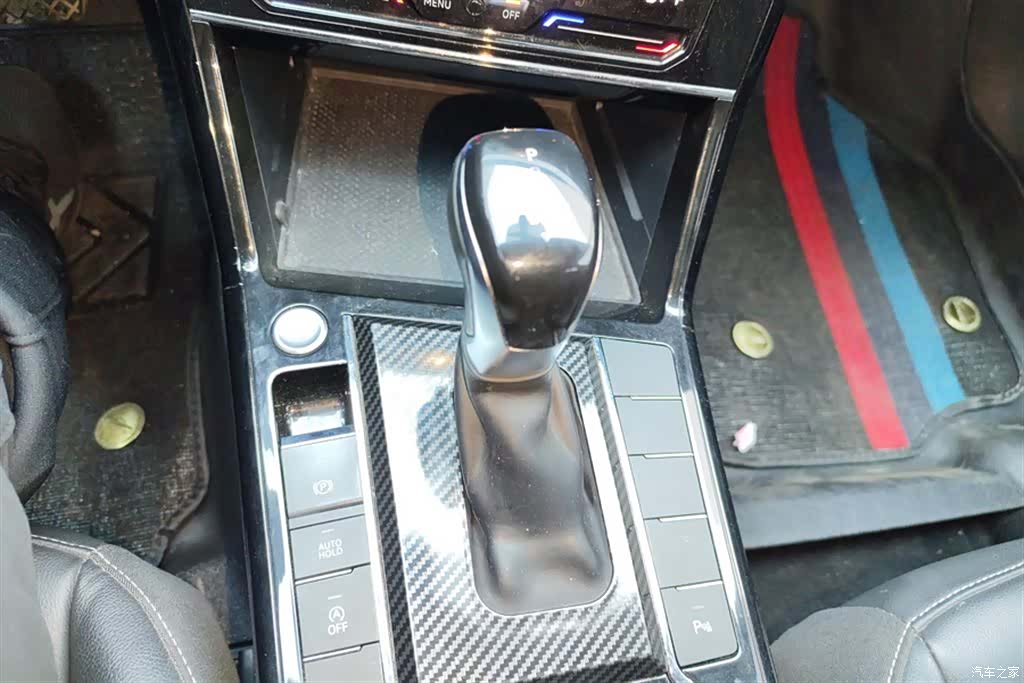 Volkswagen Passat, 2023 15