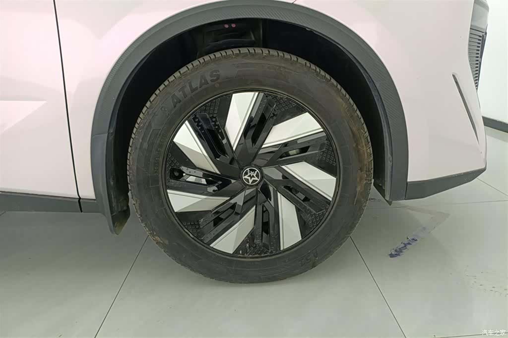 Nissan V, 2024 6