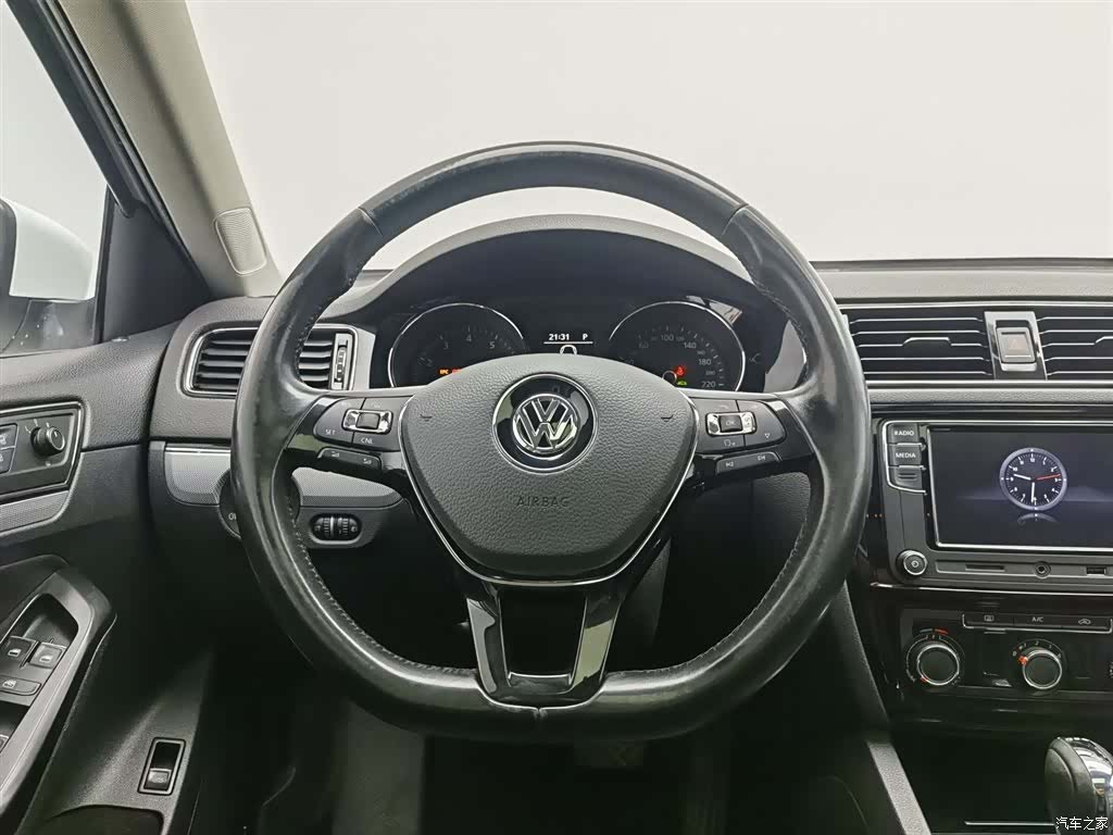 Volkswagen Sagitar, 2019 11