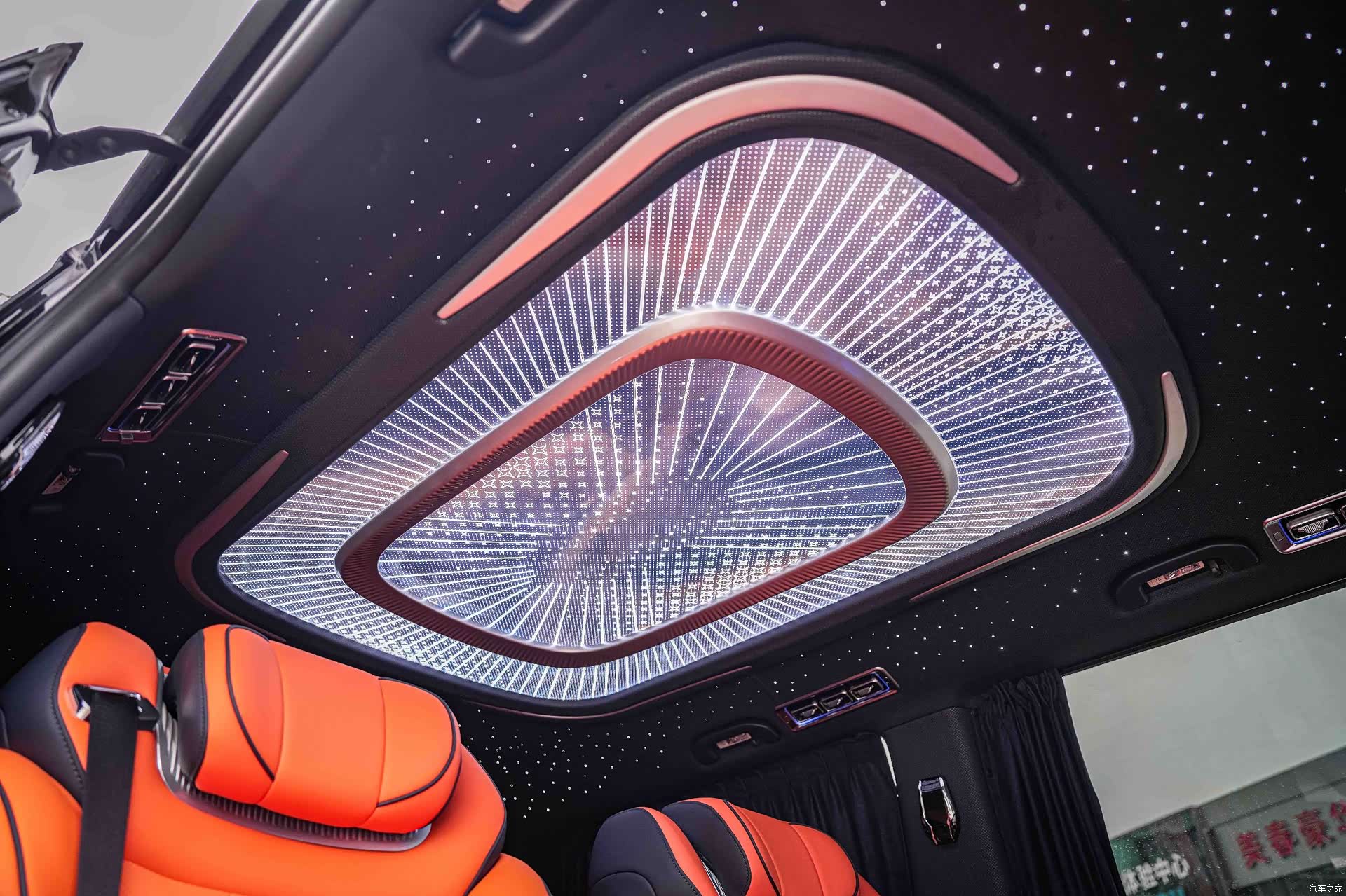 Mercedes-Benz 7, 2022 8