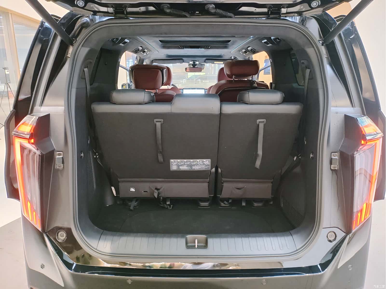 Trumpchi E9, 2026 17