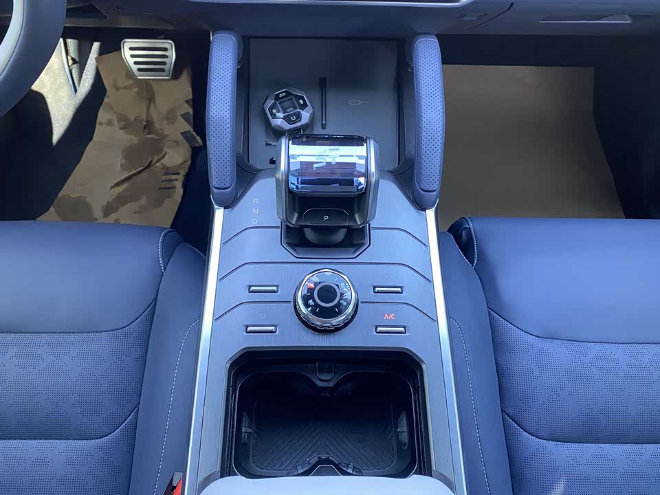 Jetour Jet Traveler C-DM