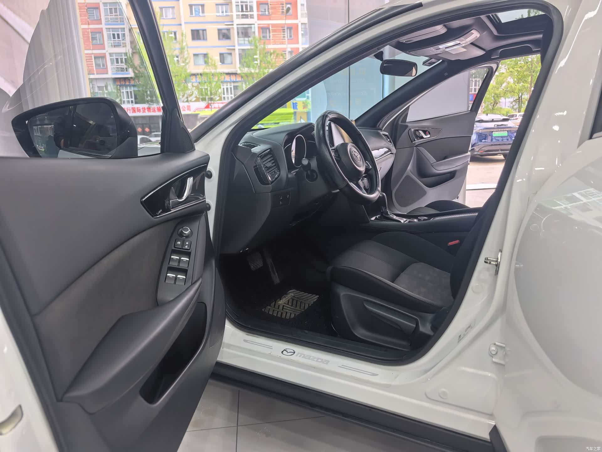 Mazda CX-4, 2023 7