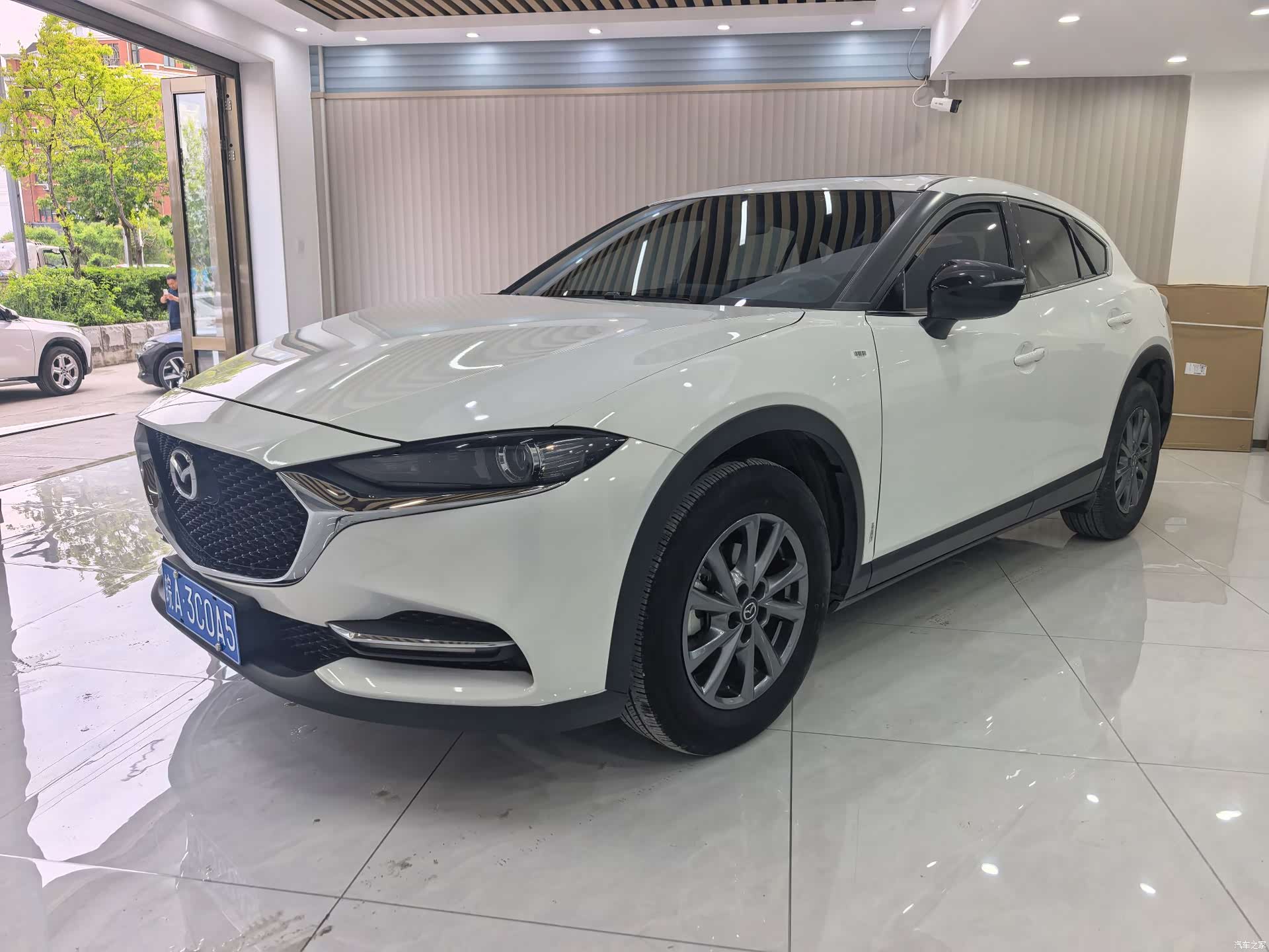 Mazda CX-4, 2023 1