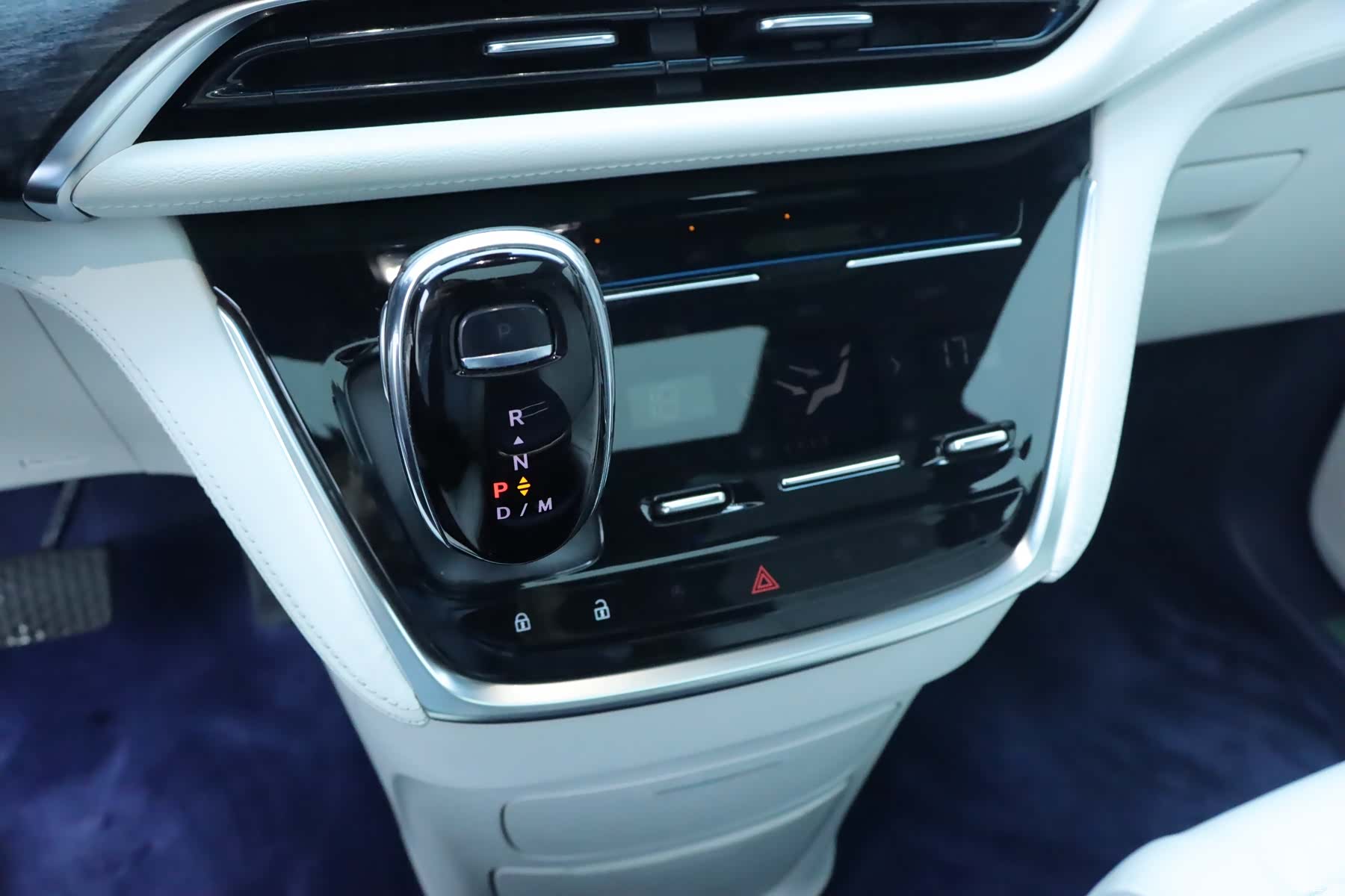 Buick GL8, 2023 11