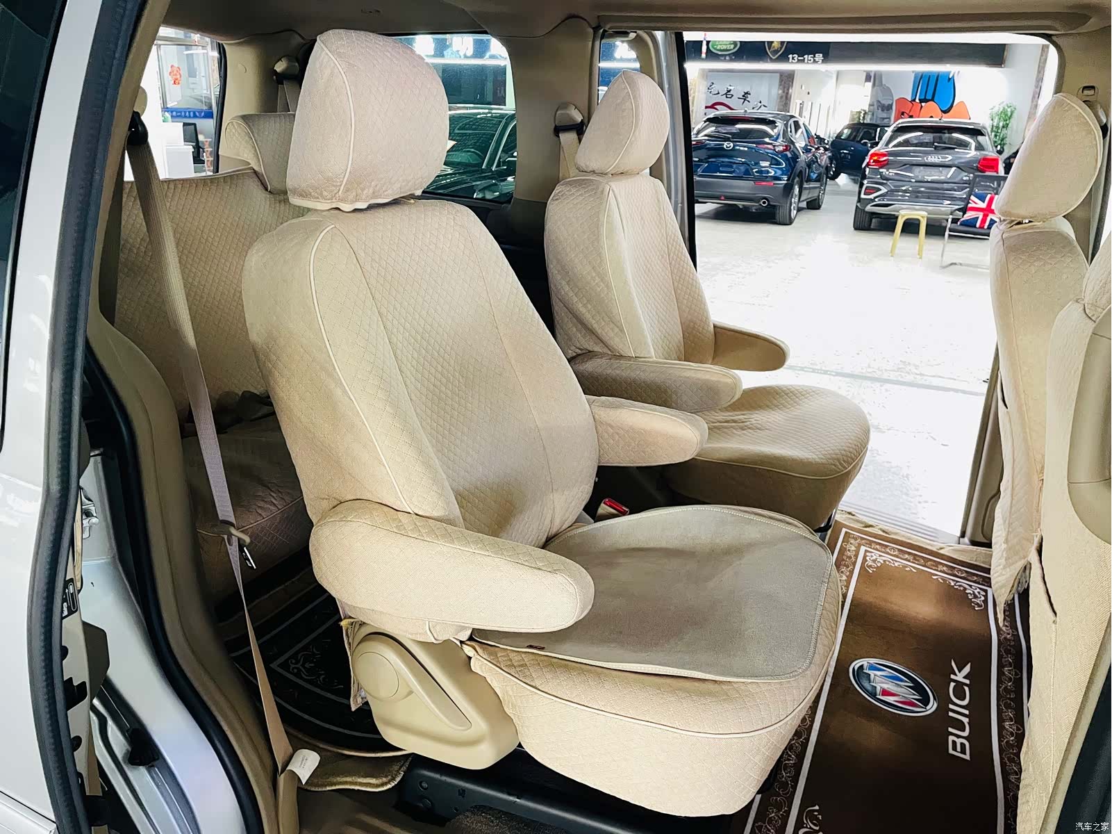 Buick GL8, 2013 7