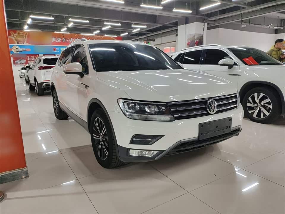 Volkswagen Tiguan L
