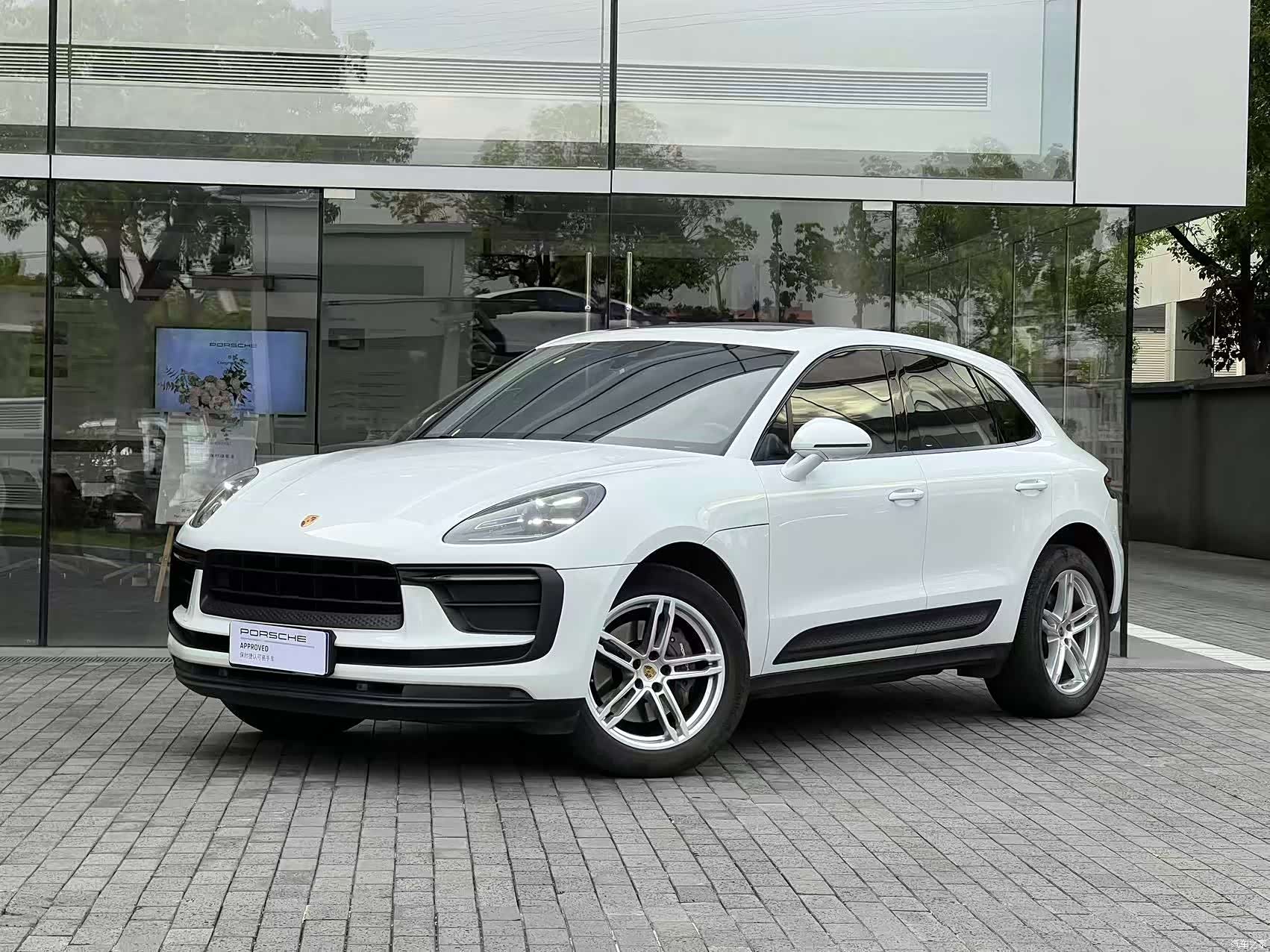 Porsche Macan, 2023 1