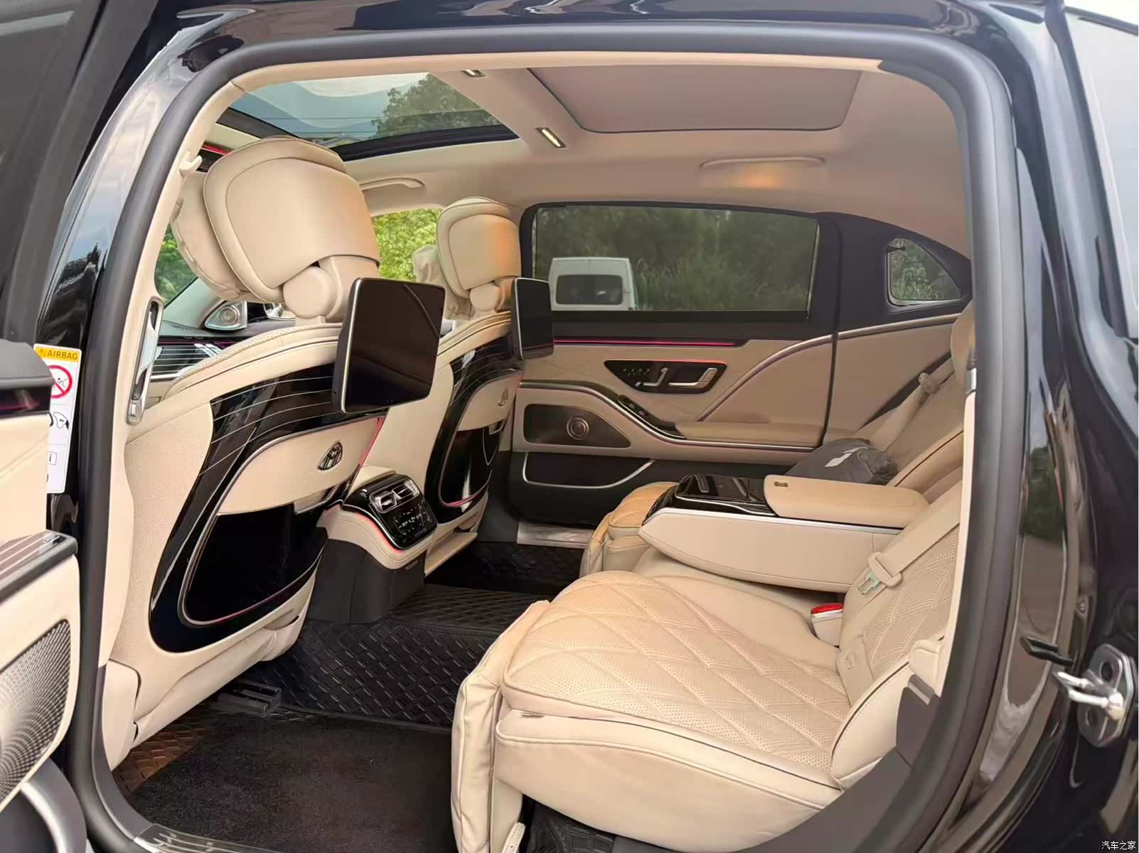 Maybach S-Class, 2024 4