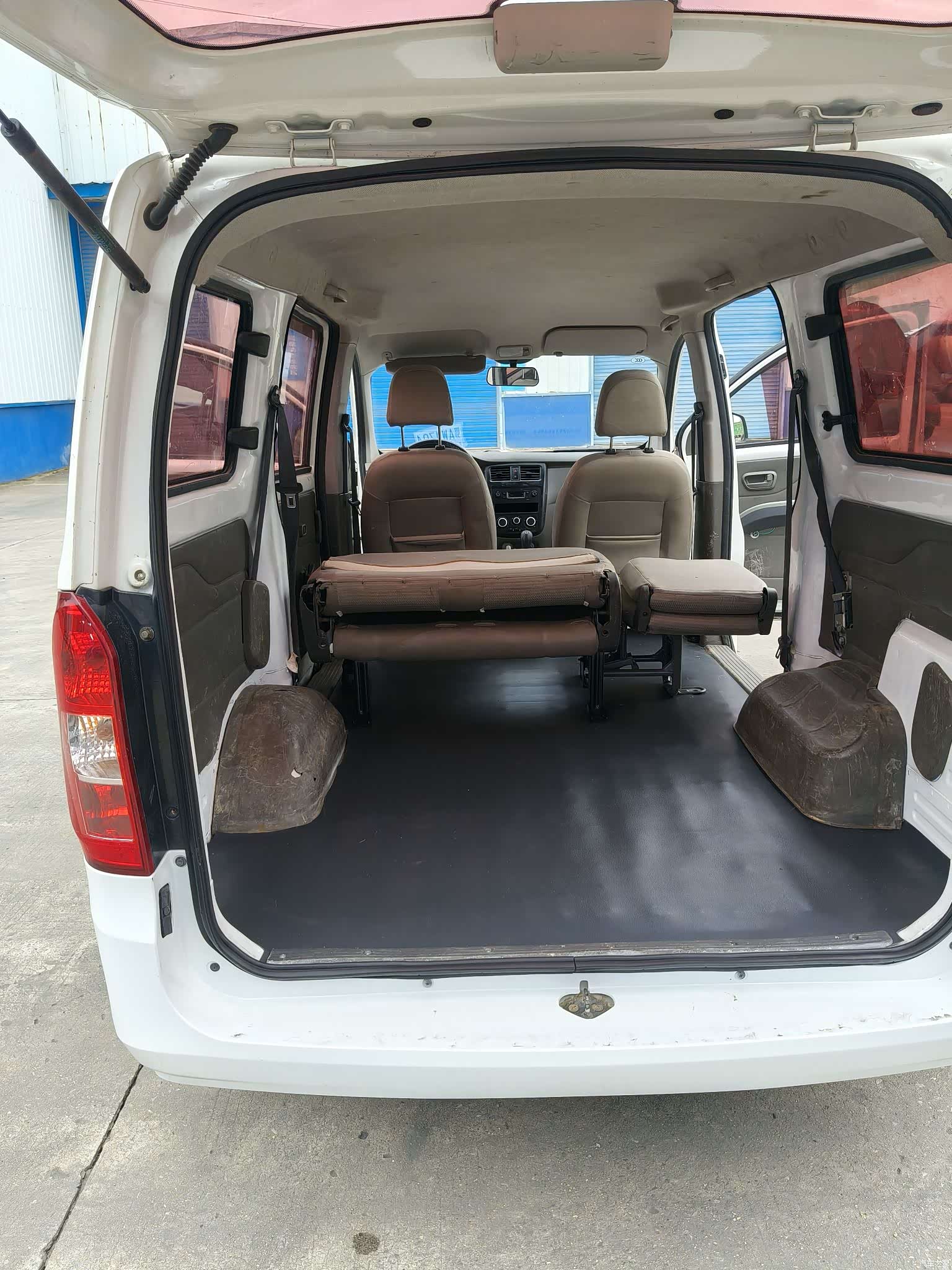 Wuling V, 2018 13