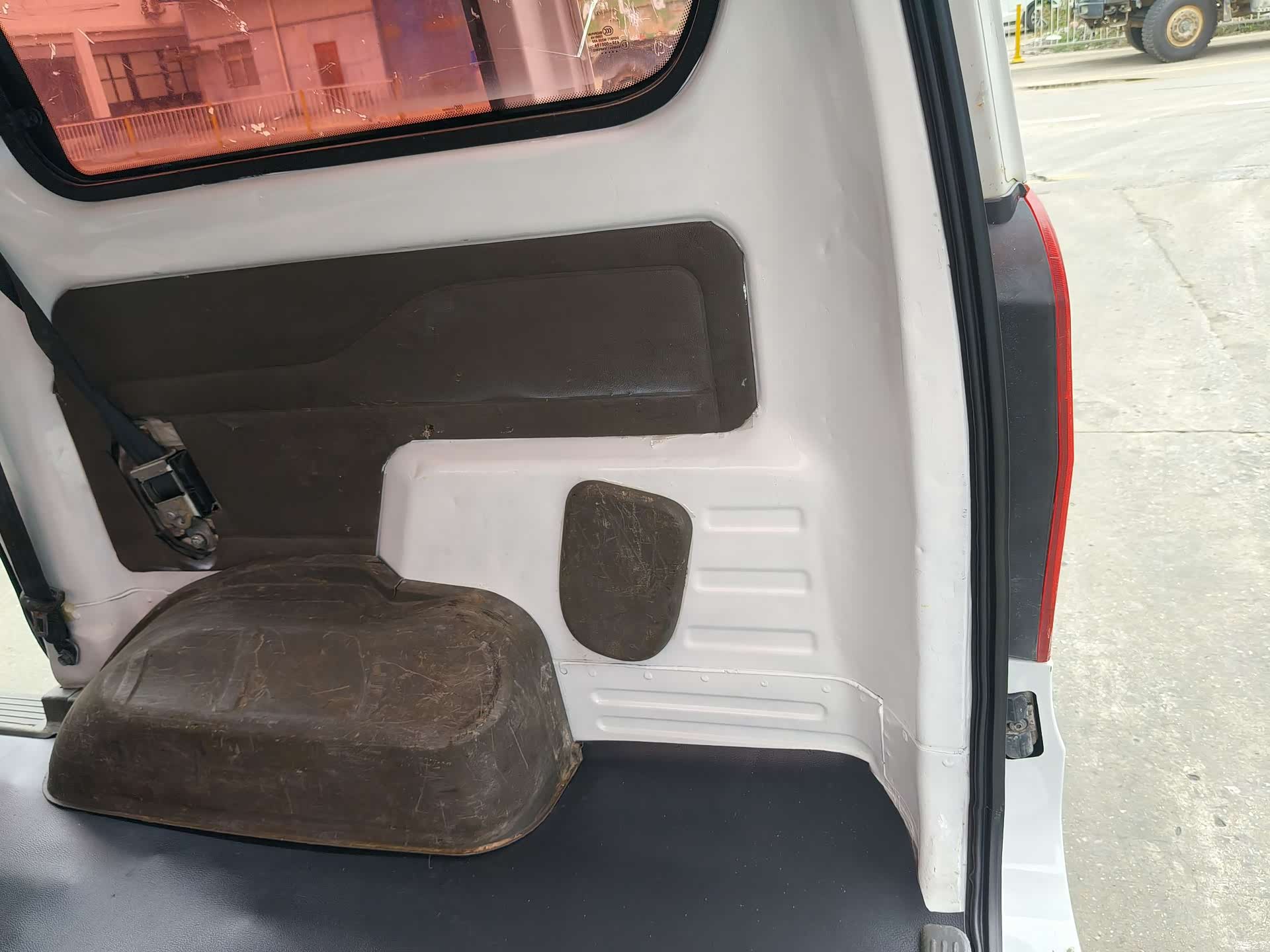 Wuling V, 2018 15