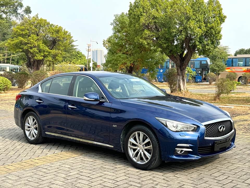 Infiniti Q50L