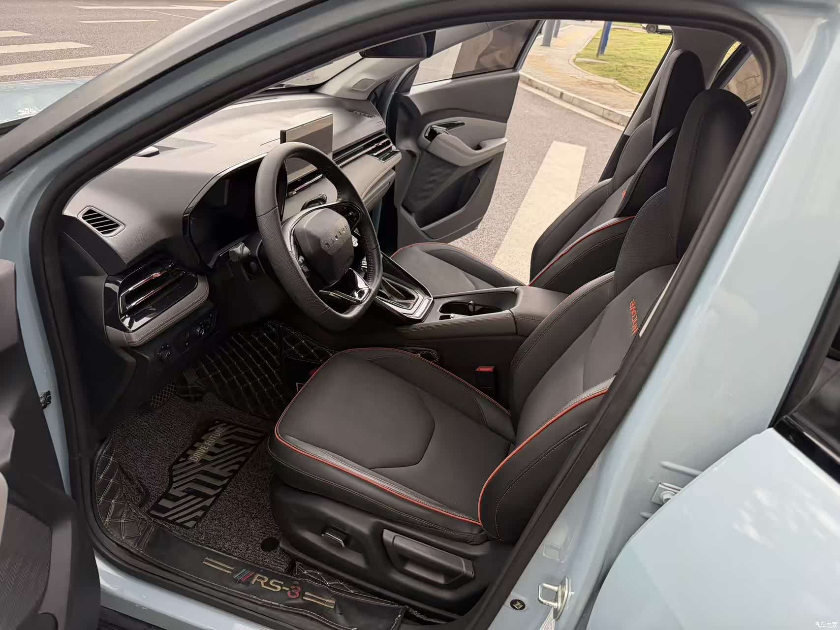 Wuling RS-3, 2020 12