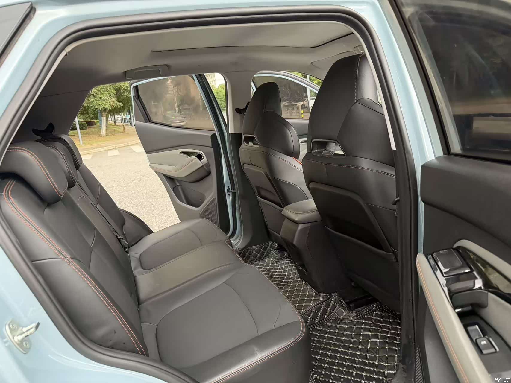 Wuling RS-3, 2020 13