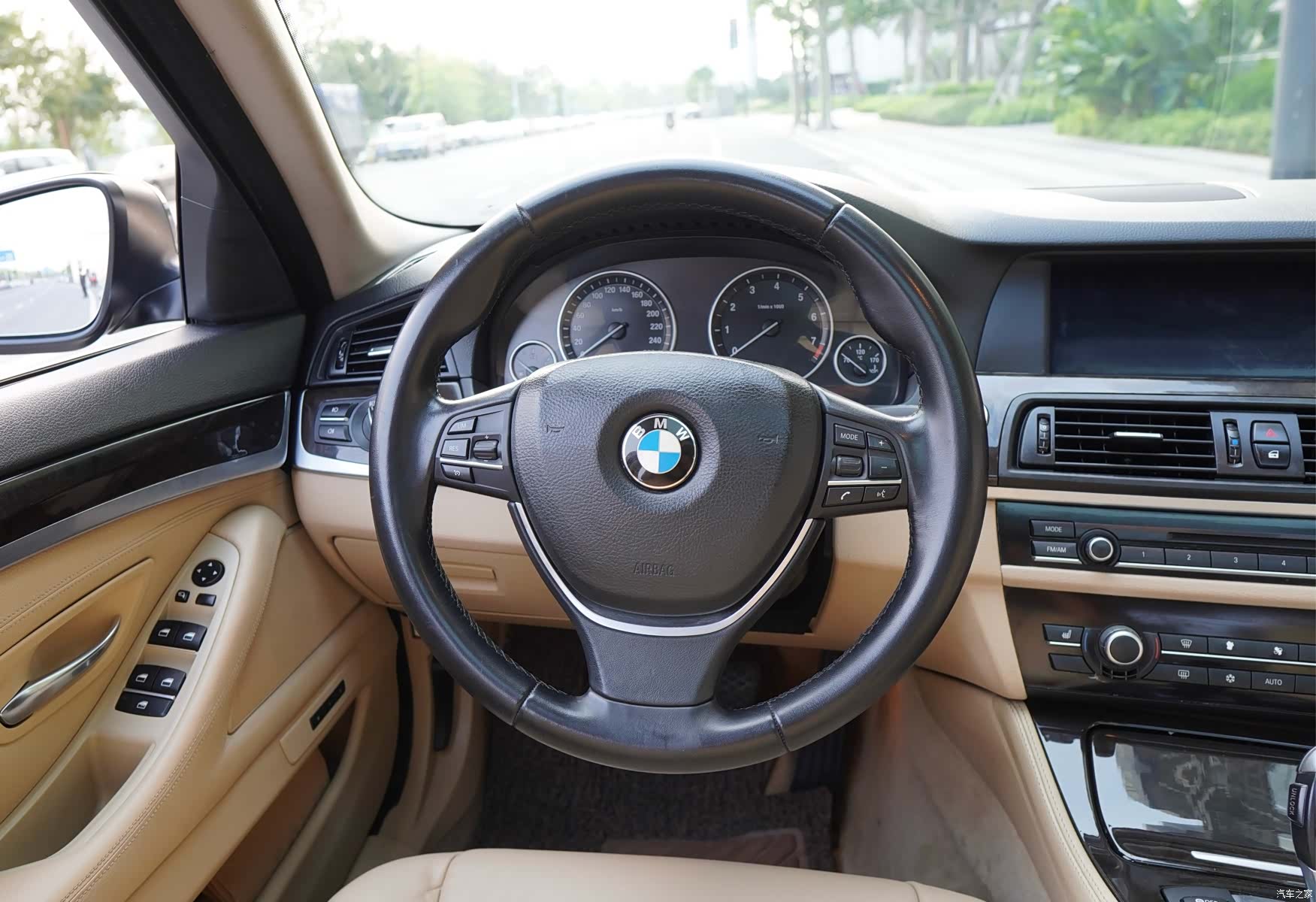 BMW 5 Series, 2011 8