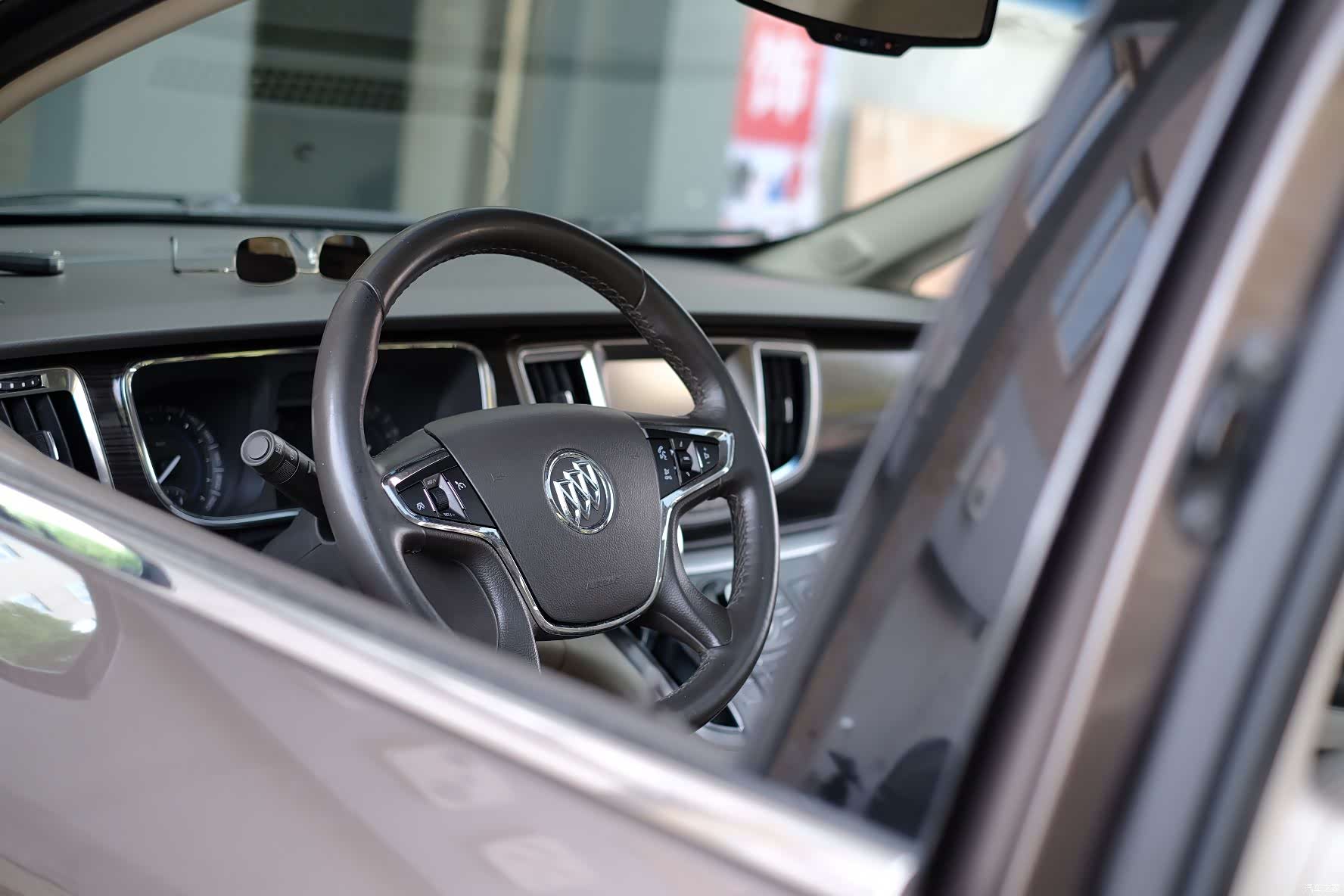 Buick GL8, 2011 38